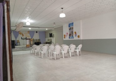 SALON COMERCIAL A METROS DE CAFERATTA 