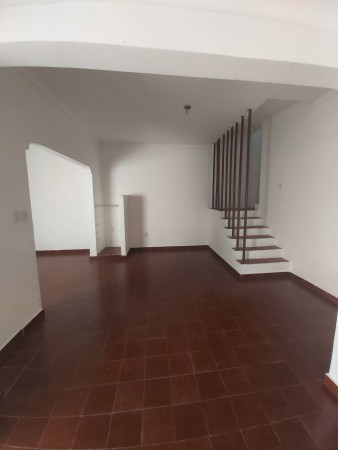 DOS DEPARTAMENTOS INDEPENDIENTES EN MISMO LOTE. IDEAL INVERSION