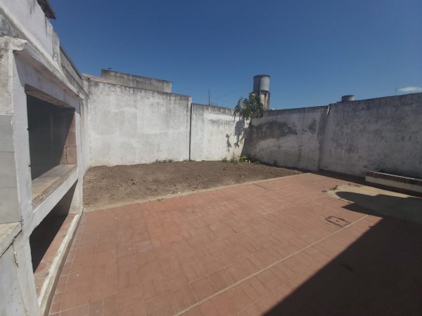 DOS DEPARTAMENTOS INDEPENDIENTES EN MISMO LOTE. IDEAL INVERSION