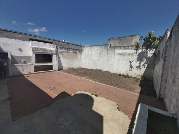 DOS DEPARTAMENTOS INDEPENDIENTES EN MISMO LOTE. IDEAL INVERSION