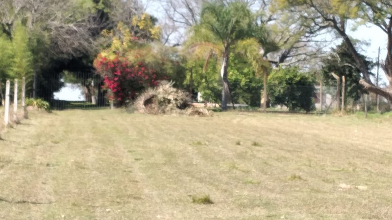 TERRENO + CASA A REFACCIONAR con PISCINA