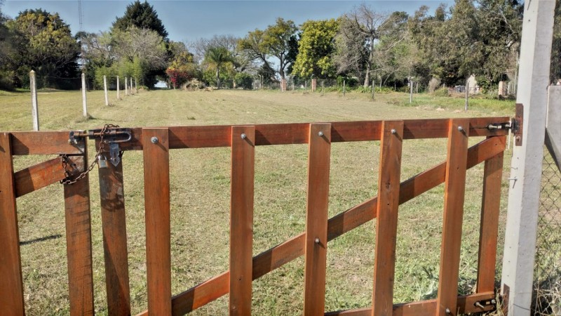 TERRENO + CASA A REFACCIONAR con PISCINA