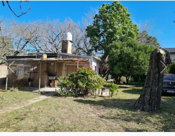 TERRENO + CASA A REFACCIONAR con PISCINA