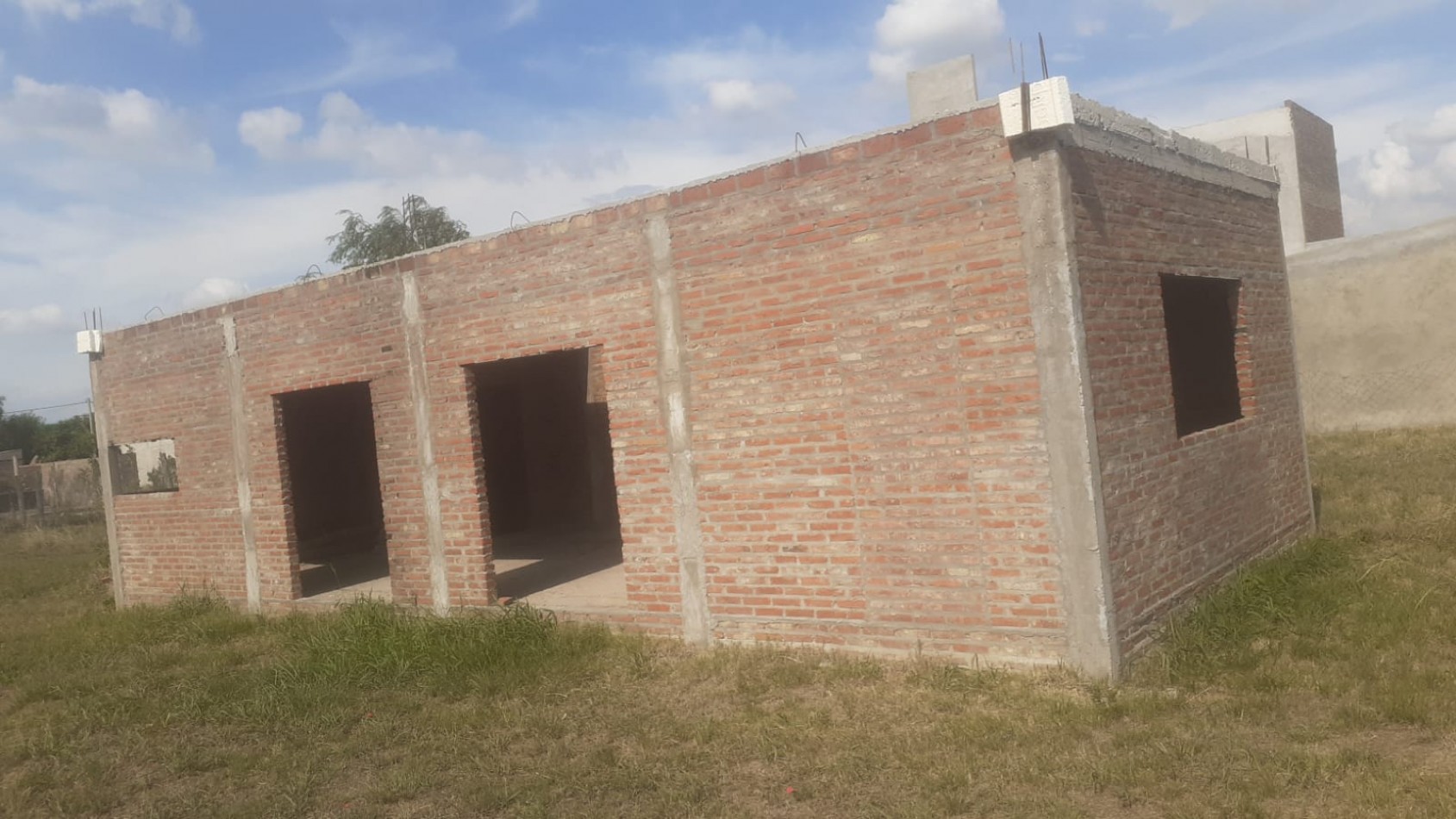 Terreno con Mejoras- Bo Las Meredes- Recreo