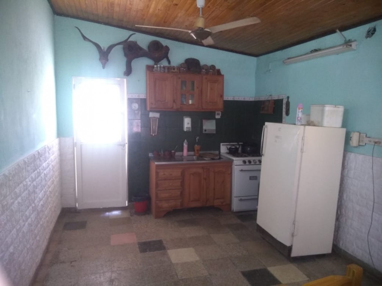 CASA CON GRAN TERRENO EN CAYASTA A POCOS METROS DEL RIO
