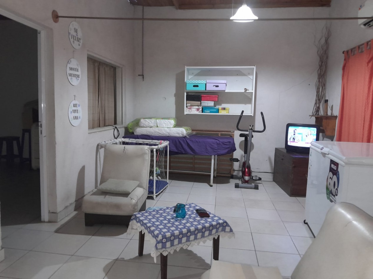 CASA EN OCHAVA MAS DEPARTAMENTO FRENTE HOSPITAL ITURRASPE