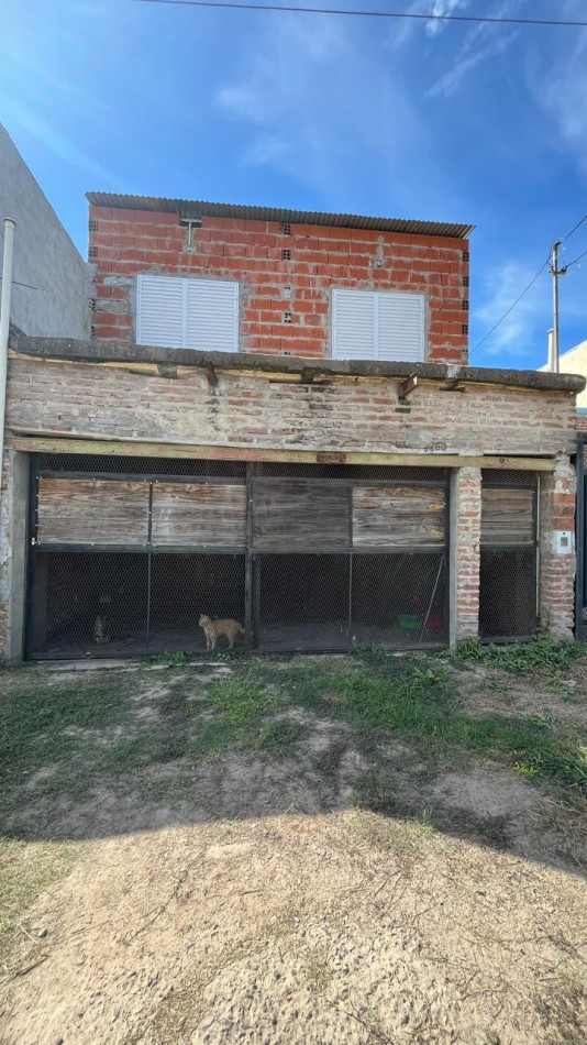 Casa con 4 dormitorios OPORTUNIDAD !!