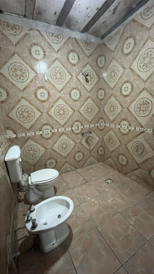 Casa con 4 dormitorios OPORTUNIDAD !!