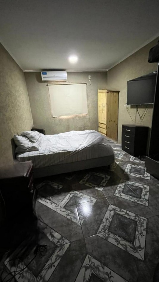 Casa con 4 dormitorios OPORTUNIDAD !!