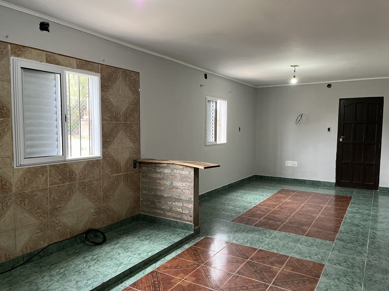 CASA CON COCHERA Y LOCALES!! A METROS DE AVDA. PEÑALOZA!! ZONA NOROESTE!!