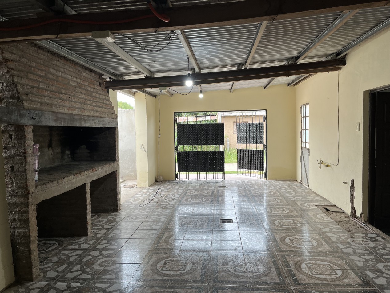 CASA CON COCHERA Y LOCALES!! A METROS DE AVDA. PEÑALOZA!! ZONA NOROESTE!!