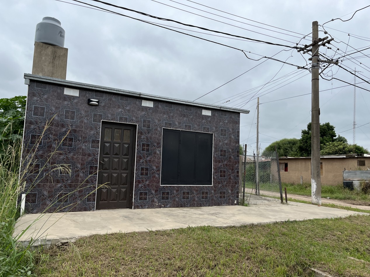 CASA CON COCHERA Y LOCALES!! A METROS DE AVDA. PEÑALOZA!! ZONA NOROESTE!!