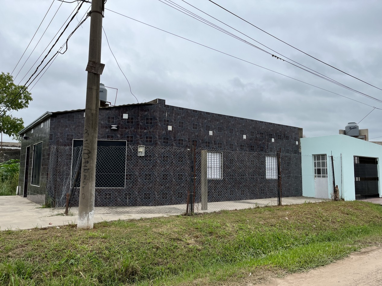 CASA CON COCHERA Y LOCALES!! A METROS DE AVDA. PEÑALOZA!! ZONA NOROESTE!!