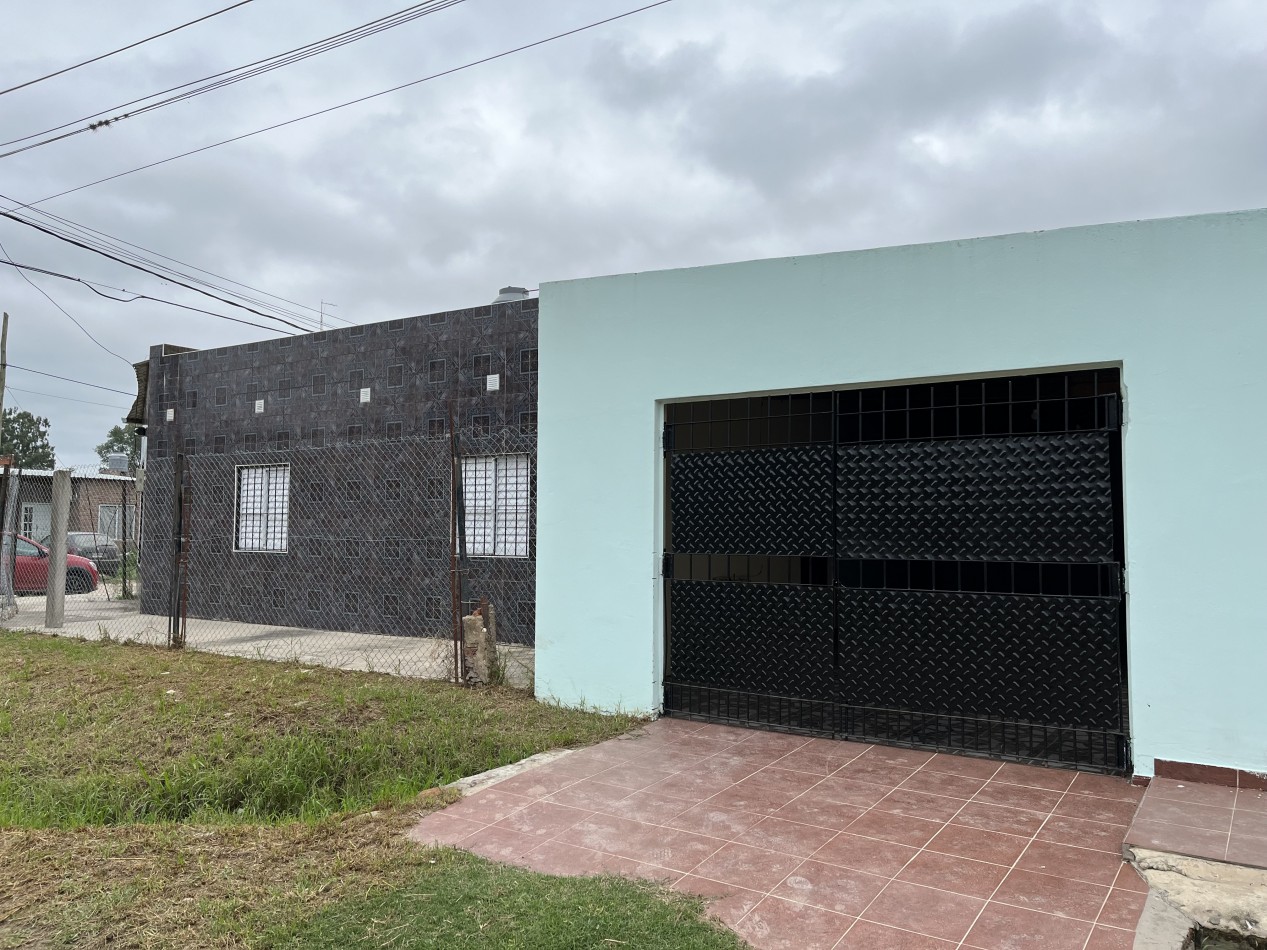 CASA CON COCHERA Y LOCALES!! A METROS DE AVDA. PEÑALOZA!! ZONA NOROESTE!!