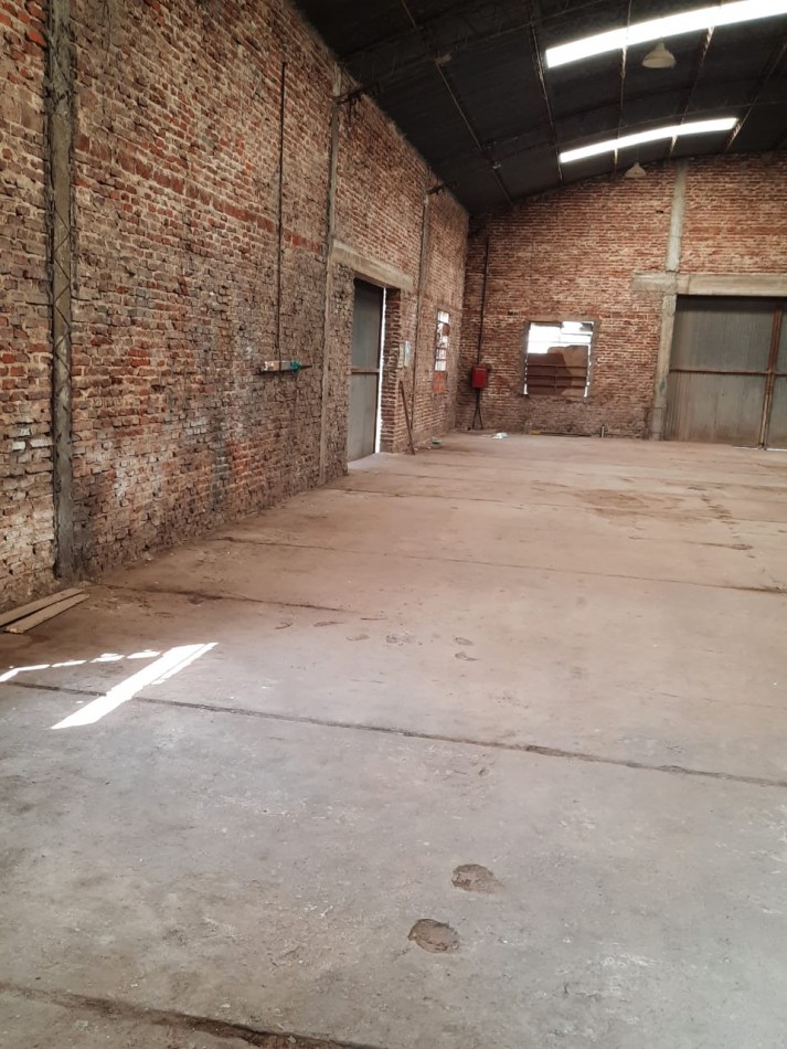 GALPON + OFICINAS EN ALQUILER