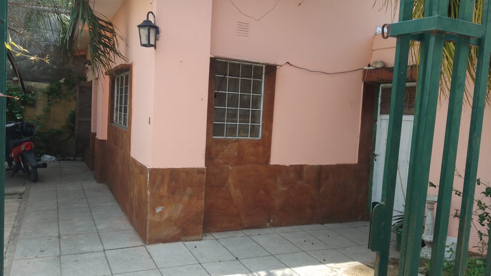 VENTA. CASA INTERNA DE DOS DORMITORIOS EN SANTA FE