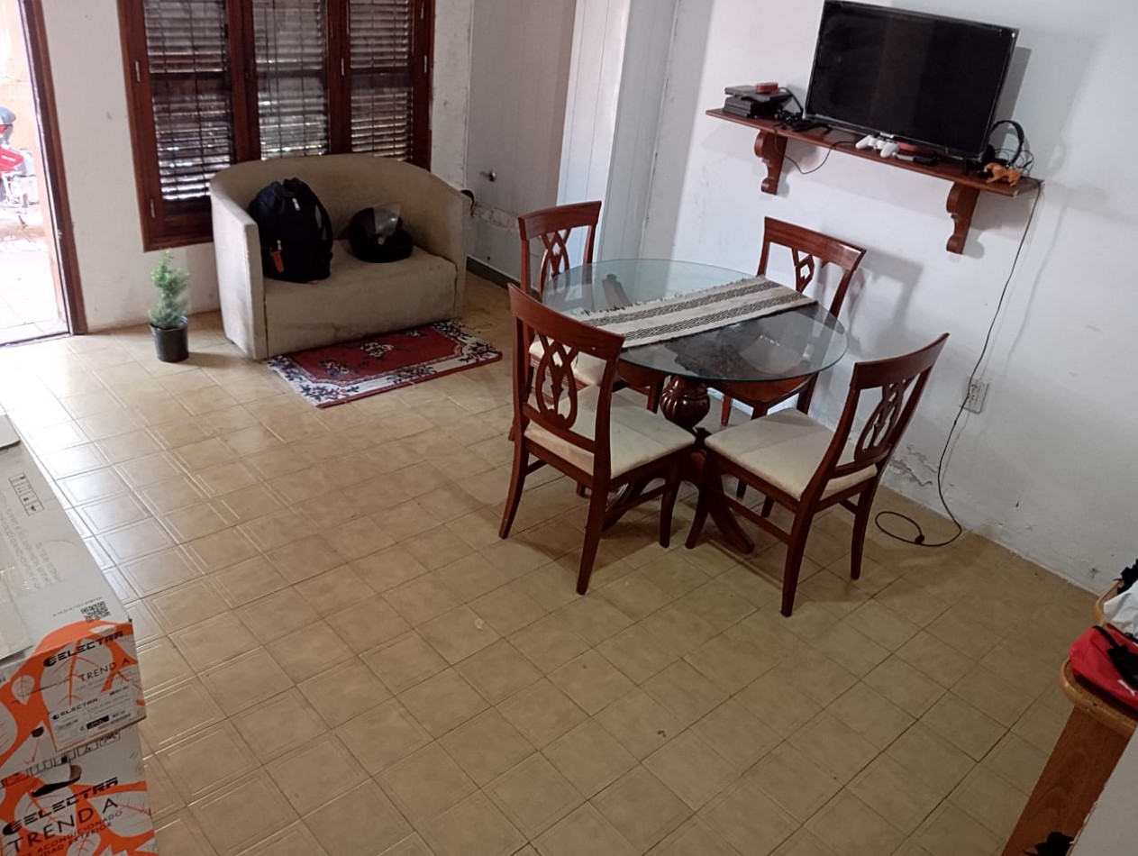 VENTA. CASA INTERNA DE DOS DORMITORIOS EN SANTA FE