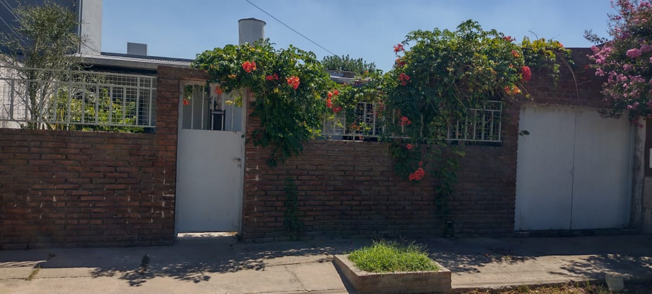 COMODA CASA DE 2/3 DORMITORIOS EN BA. FONAVI, SAN JAVIER (STA FE)