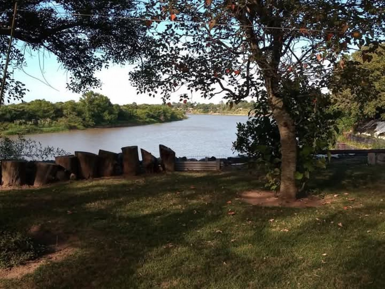 ESPECTACULAR CASA SOBRE EL RIO EN CAYASTA,STA FE 