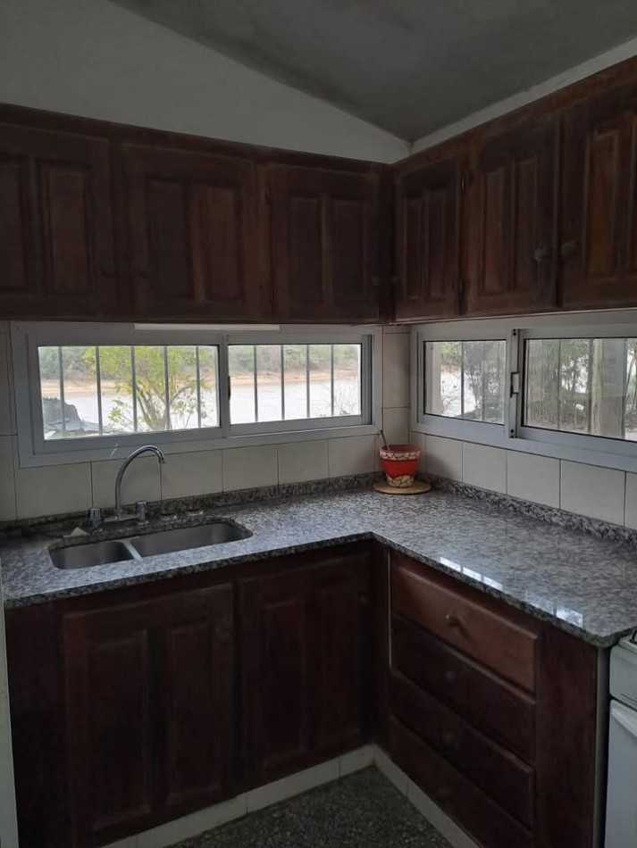 ESPECTACULAR CASA SOBRE EL RIO EN CAYASTA,STA FE 