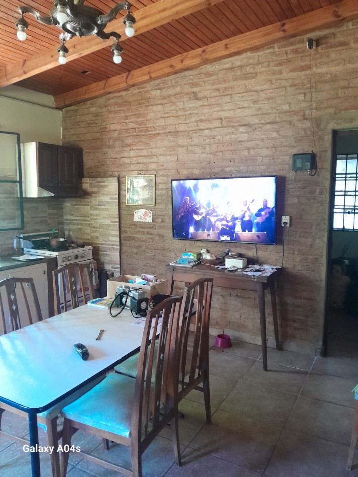 CABAÑAS EN ARROYO LEYES QUE DAN AL RIO EN KM 19