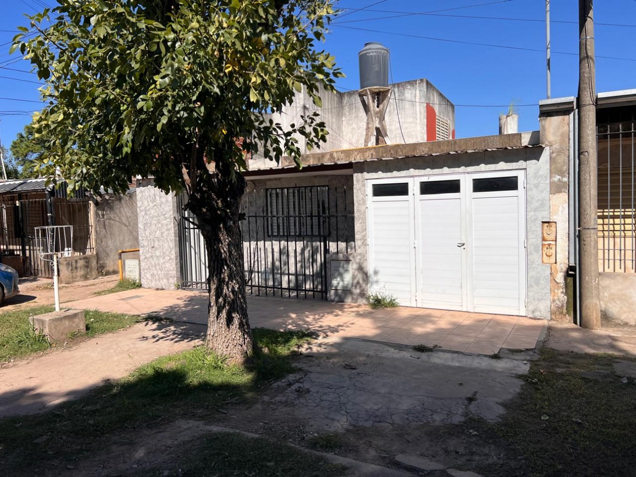 Oportunidad!! Casa con cochera en Llerena 4037
