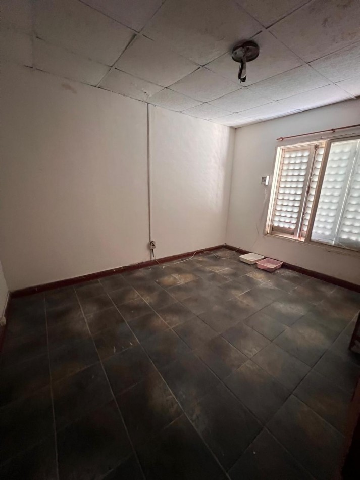 Oportunidad!! Casa con cochera en Llerena 4037