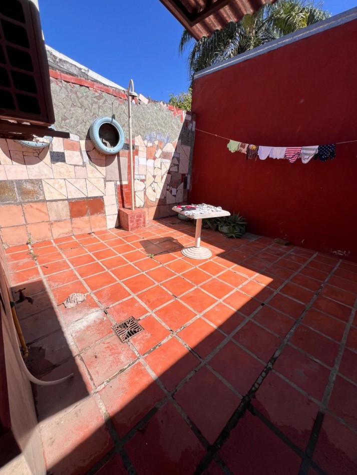 Oportunidad!! Casa con cochera en Llerena 4037