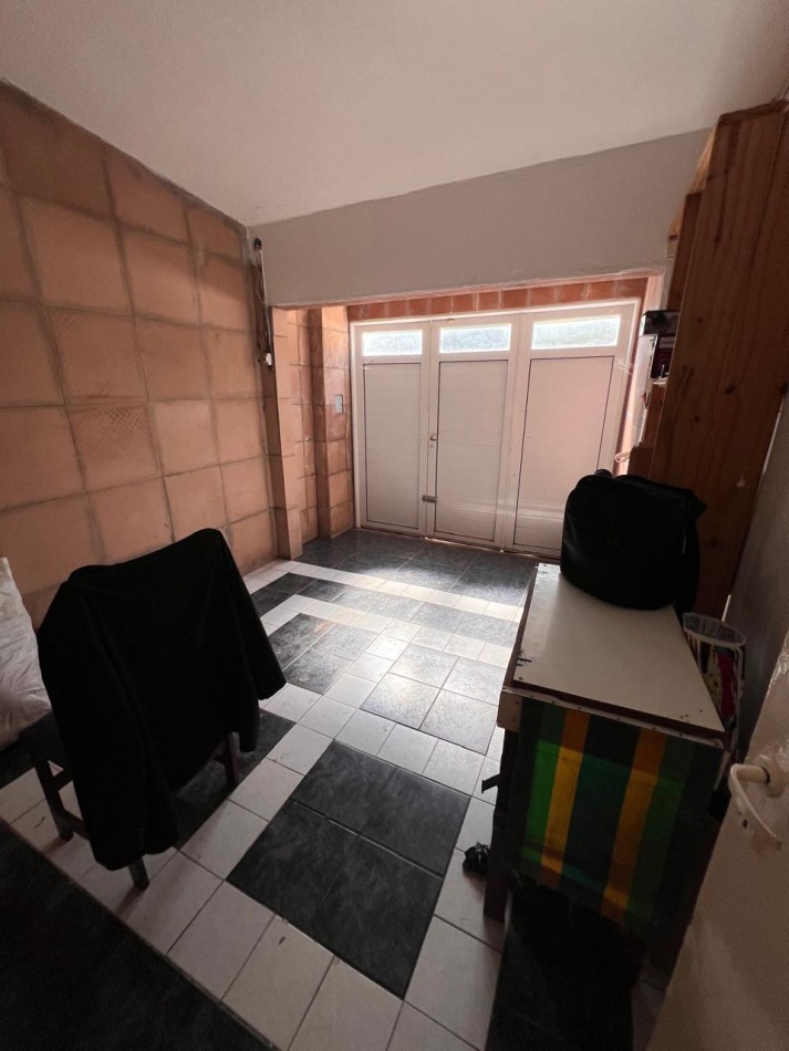 Oportunidad!! Casa con cochera en Llerena 4037