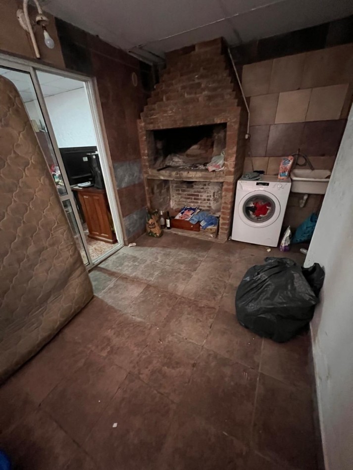 Oportunidad!! Casa con cochera en Llerena 4037