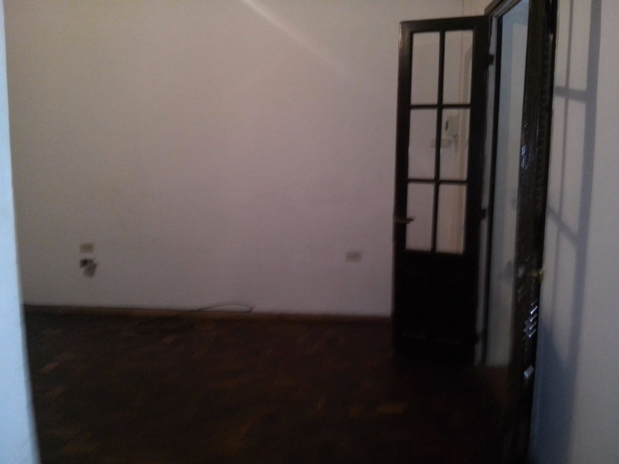 CASA CON 3 DORMITORIOS+ESTUDIO+PATIO VERDE GRANDE Y PISCINA A METROS DE LA COSTANERA 