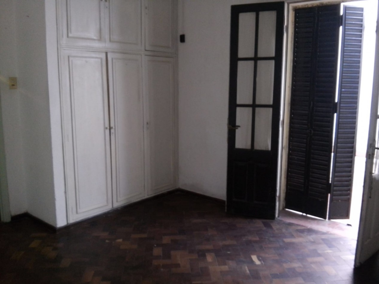 CASA CON 3 DORMITORIOS+ESTUDIO+PATIO VERDE GRANDE Y PISCINA A METROS DE LA COSTANERA 