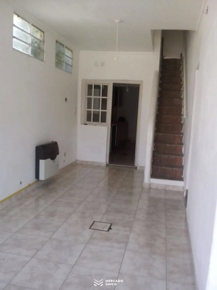 CASA CON 3 DORMITORIOS+ESTUDIO+PATIO VERDE GRANDE Y PISCINA A METROS DE LA COSTANERA 