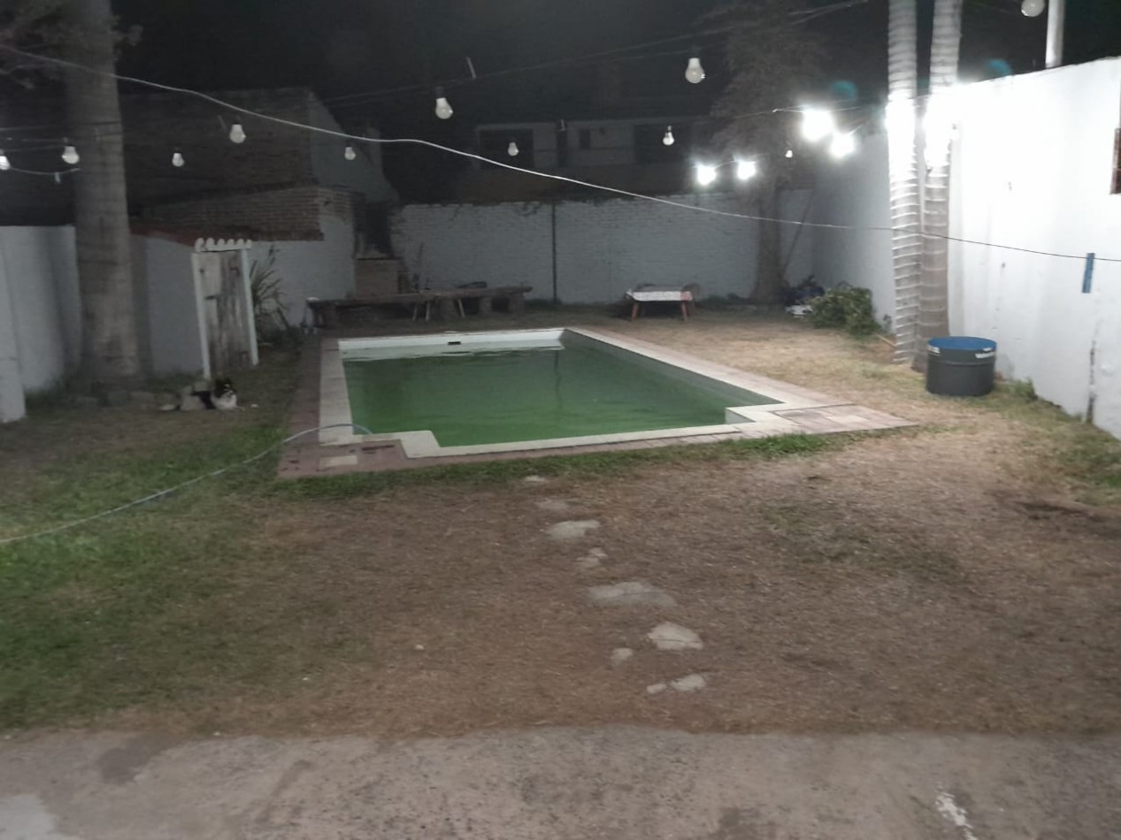 CASA CON 3 DORMITORIOS+ESTUDIO+PATIO VERDE GRANDE Y PISCINA A METROS DE LA COSTANERA 