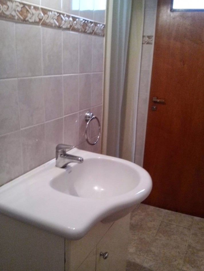 CASA CON 3 DORMITORIOS+ESTUDIO+PATIO VERDE GRANDE Y PISCINA A METROS DE LA COSTANERA 