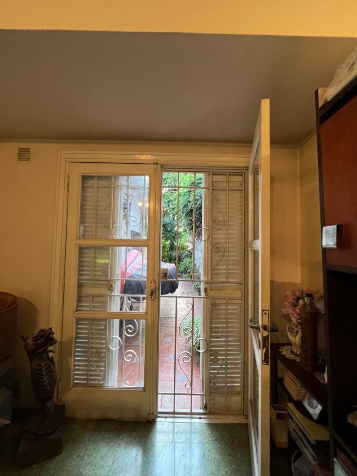 CASA DE CATEGORIA + LOCAL SOBRE AVDA EXCELENTE ESTADO !! IMPERDIBLE !! 