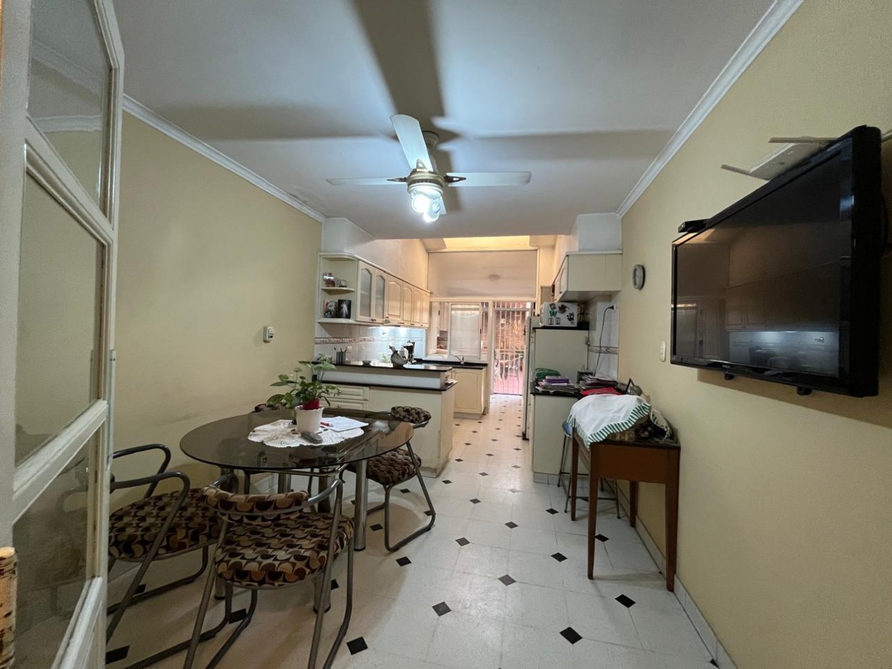 CASA DE CATEGORIA + LOCAL SOBRE AVDA EXCELENTE ESTADO !! IMPERDIBLE !! 