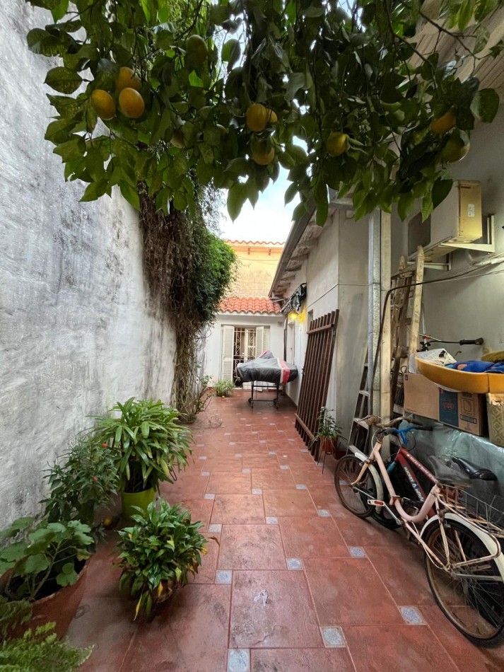 CASA DE CATEGORIA + LOCAL SOBRE AVDA EXCELENTE ESTADO !! IMPERDIBLE !! 