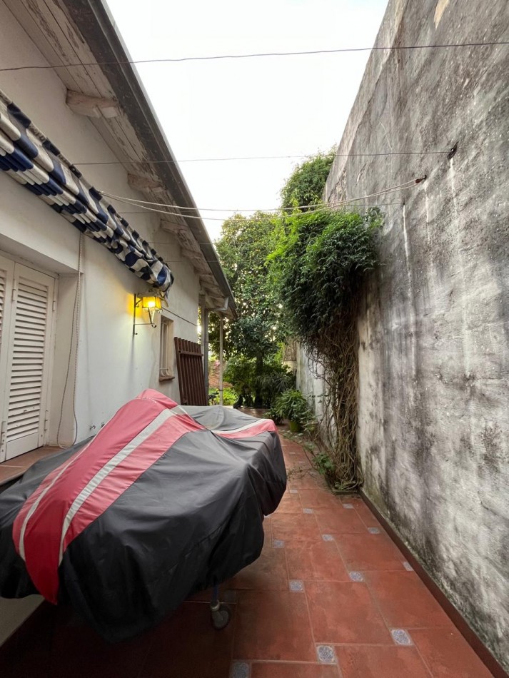 CASA DE CATEGORIA + LOCAL SOBRE AVDA EXCELENTE ESTADO !! IMPERDIBLE !! 