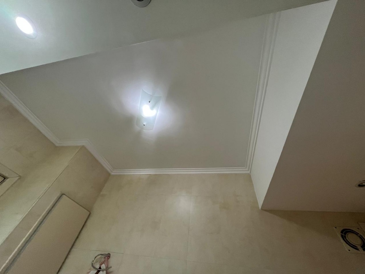 CASA DE CATEGORIA + LOCAL SOBRE AVDA EXCELENTE ESTADO !! IMPERDIBLE !! 