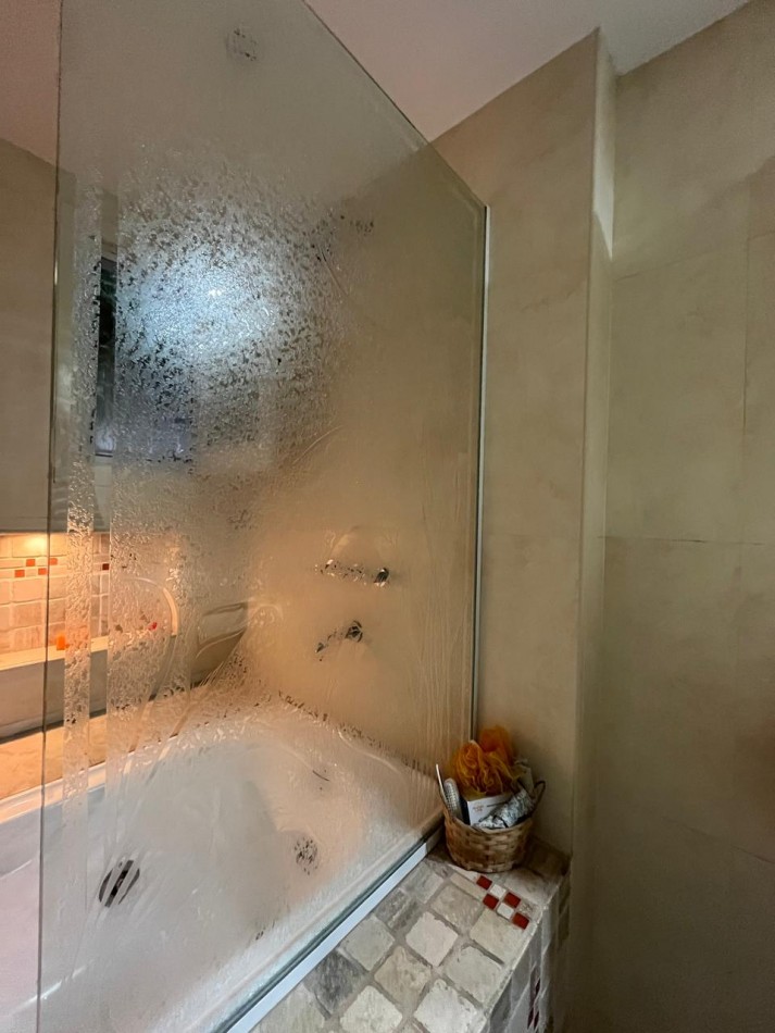 CASA DE CATEGORIA + LOCAL SOBRE AVDA EXCELENTE ESTADO !! IMPERDIBLE !! 