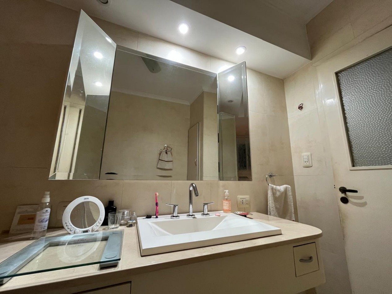 CASA DE CATEGORIA + LOCAL SOBRE AVDA EXCELENTE ESTADO !! IMPERDIBLE !! 