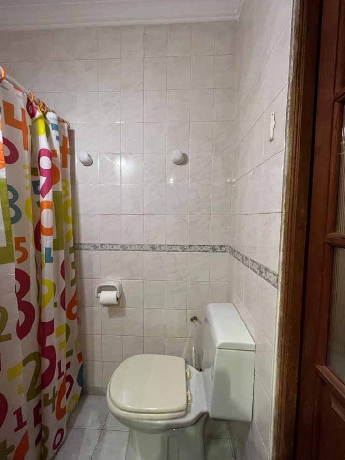 CASA DE CATEGORIA + LOCAL SOBRE AVDA EXCELENTE ESTADO !! IMPERDIBLE !! 