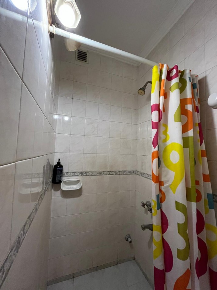 CASA DE CATEGORIA + LOCAL SOBRE AVDA EXCELENTE ESTADO !! IMPERDIBLE !! 