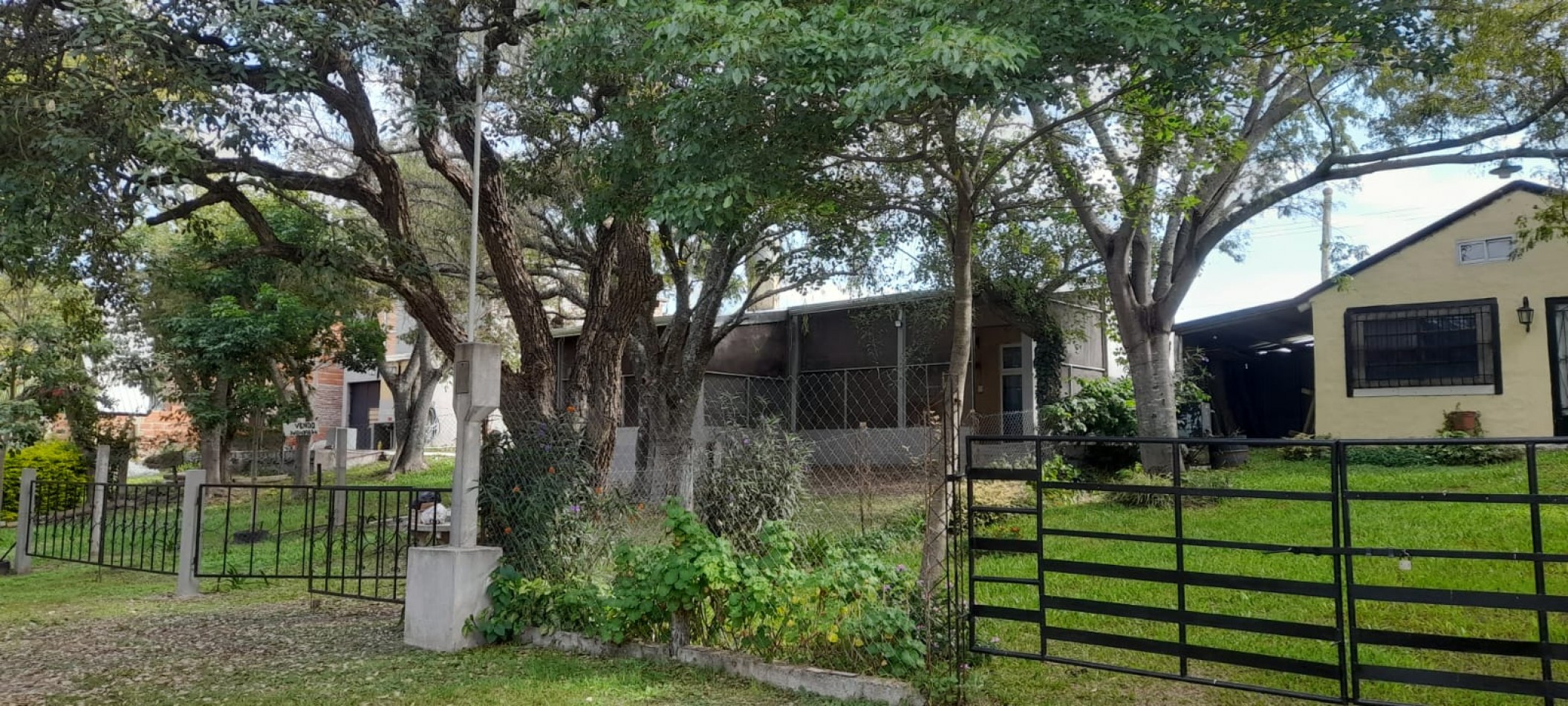 CASA CON BAJADA AL RIO, PARAJE EL LAUREL- SALADERO CABAL