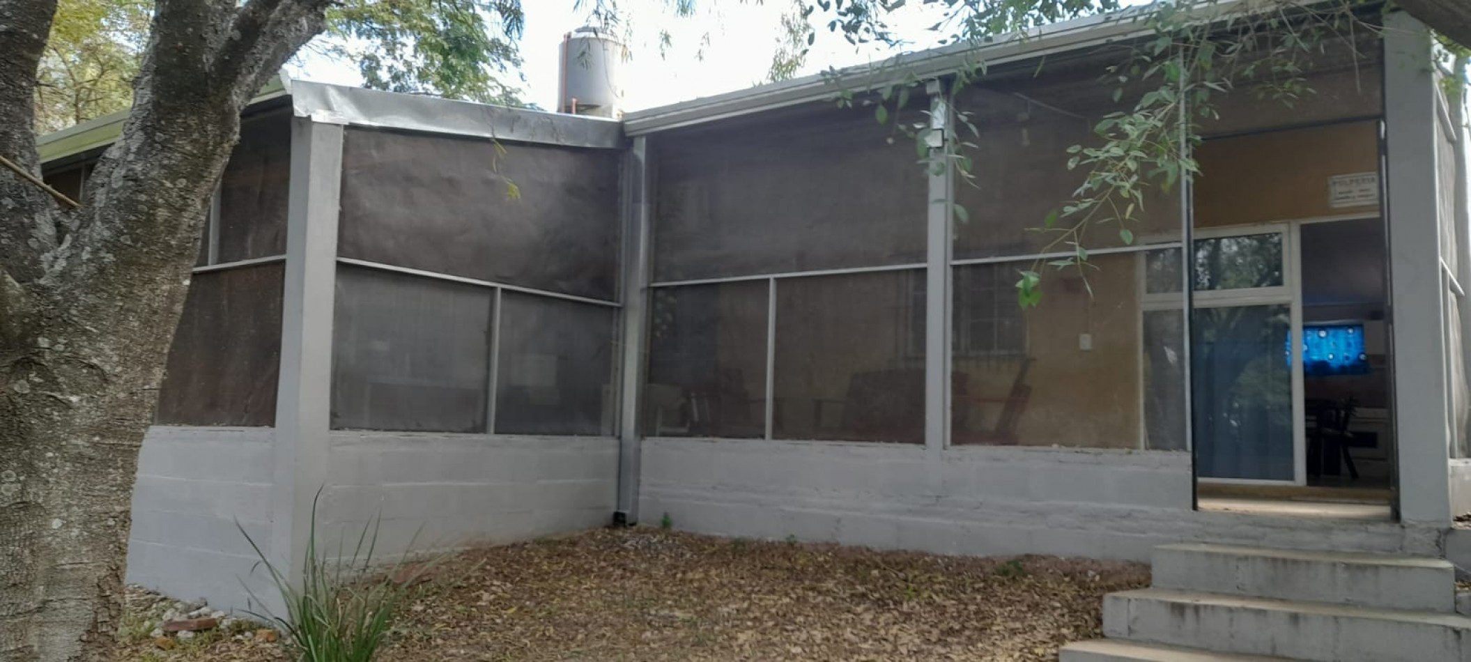 CASA CON BAJADA AL RIO, PARAJE EL LAUREL- SALADERO CABAL