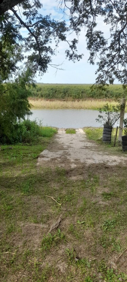 CASA CON BAJADA AL RIO, PARAJE EL LAUREL- SALADERO CABAL