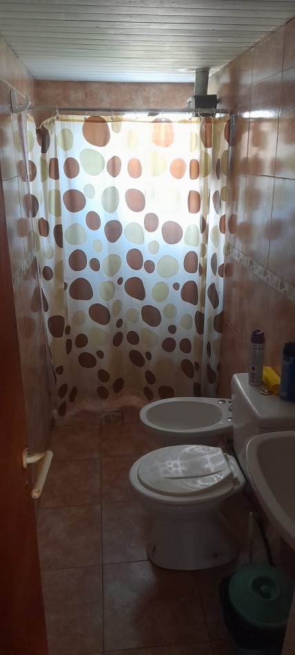 CASA CON BAJADA AL RIO, PARAJE EL LAUREL- SALADERO CABAL