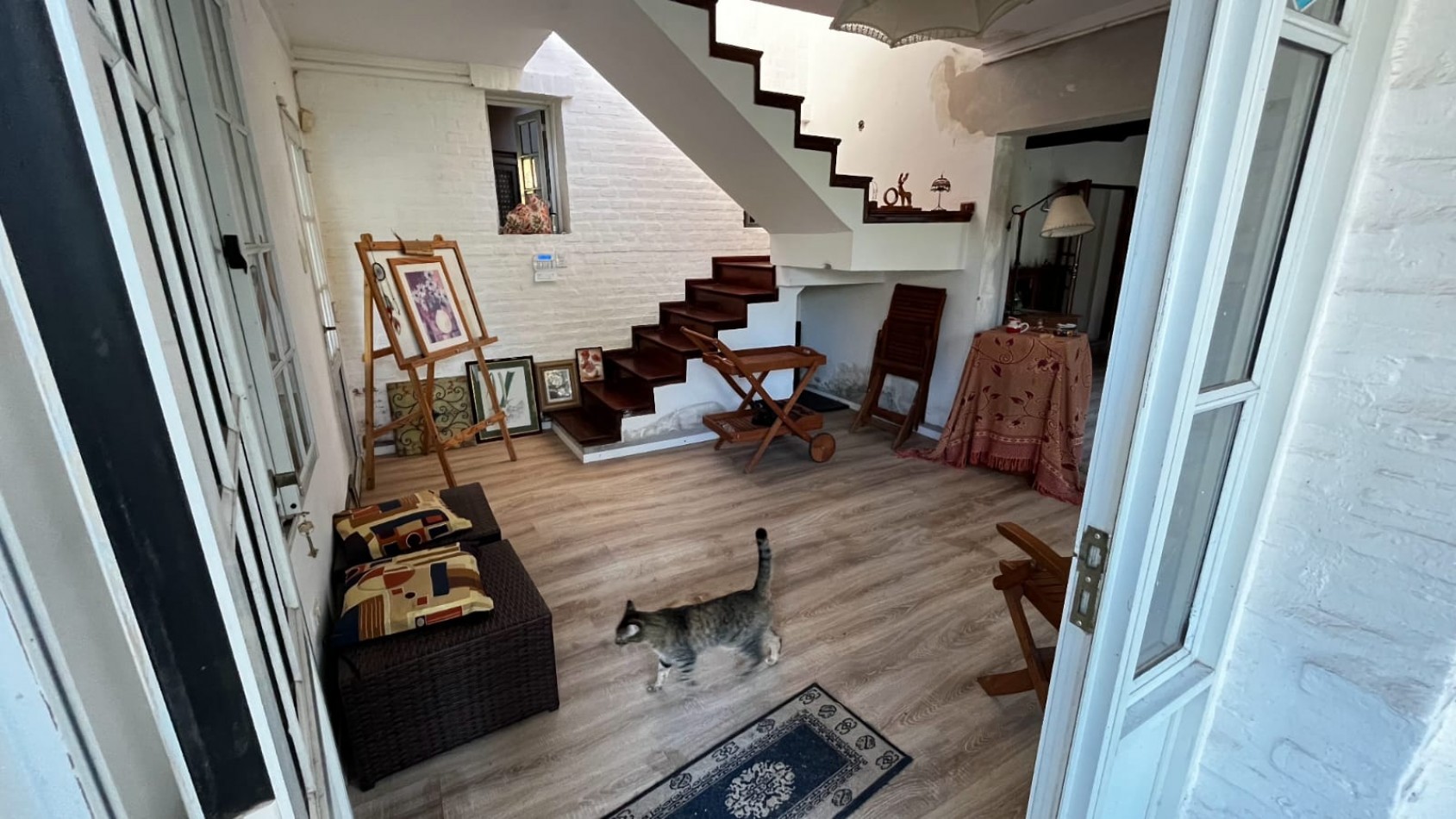 IMPONENTE CASA EN VILLA CALIFORNIA