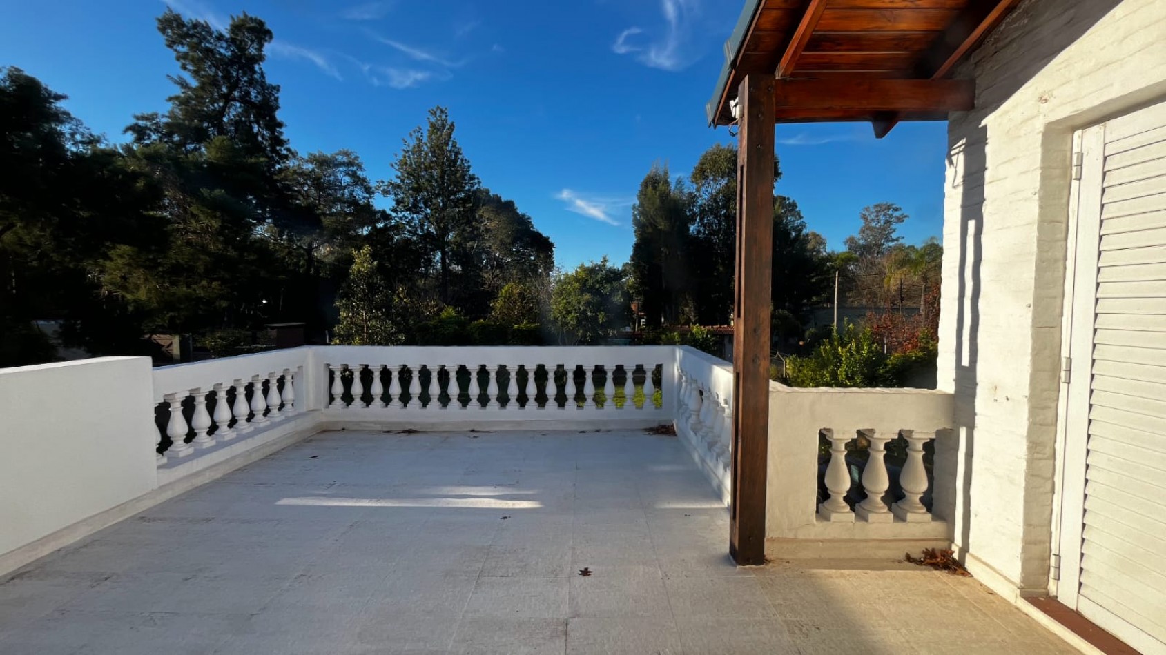 IMPONENTE CASA EN VILLA CALIFORNIA